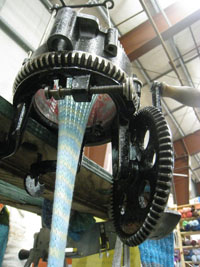 fibreswest2010_sockmachine2
